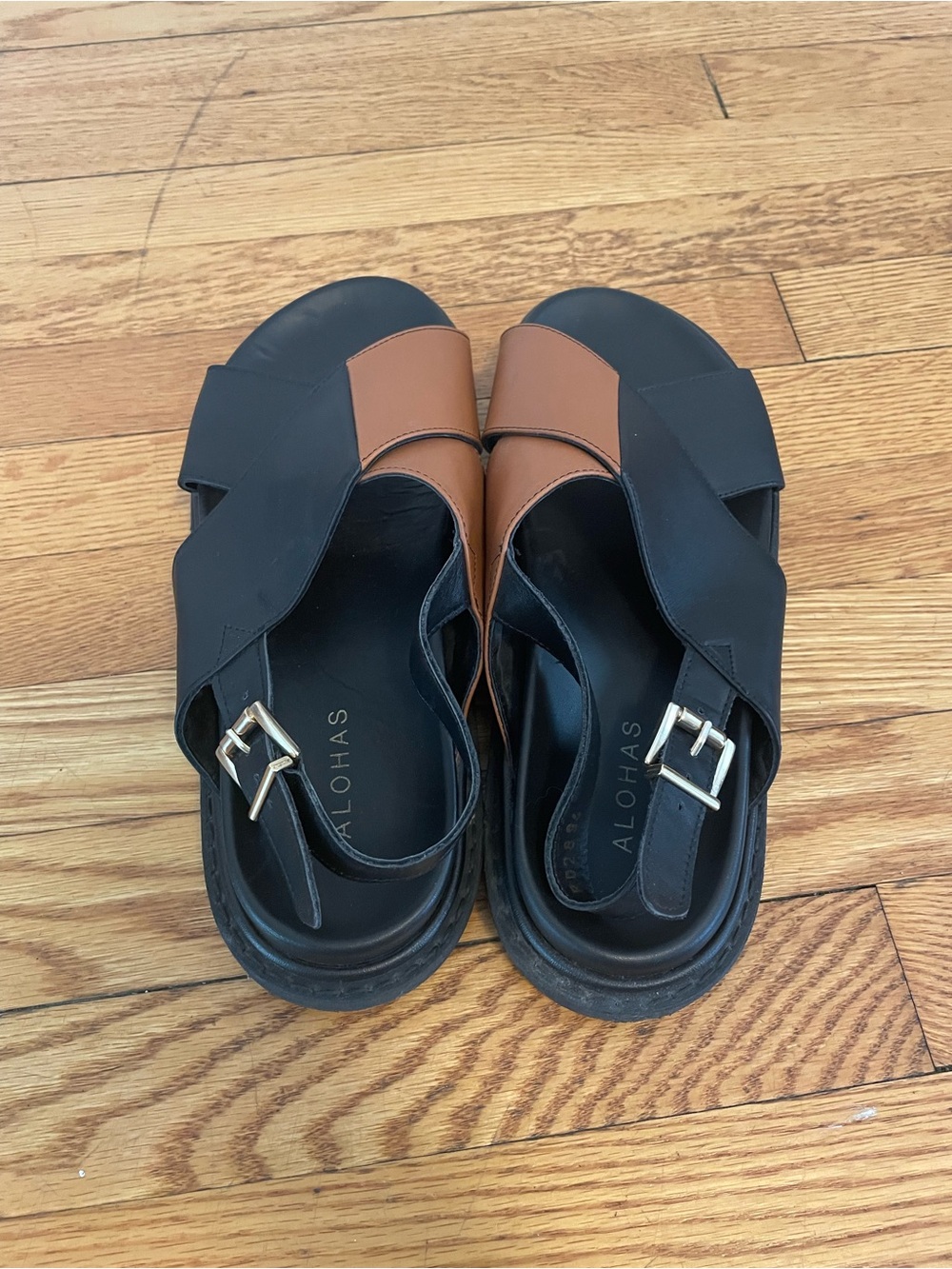 ALOHAS Marshmallow Bicolor Black/Tan Leather Sandals size 9 - Picture 4 of 6